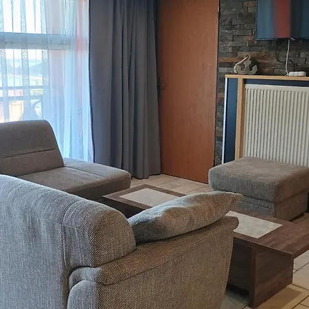 Apartman Monika 2 *